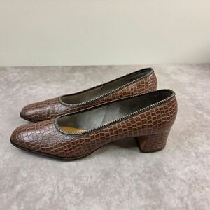 DeLiso Vintage Brown Croc Embossed Zipper Trim Block Heel Pumps W-8.5N